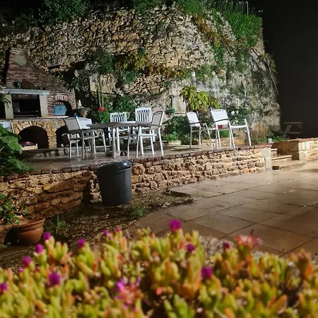 Impérial Pensión Puy-lʼÉvêque